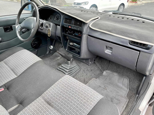 Imagen 7 de 13 de Nissan Np300 Largo Tm5 Mt 1999