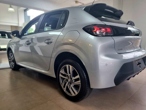 Imagen 4 de 25 de Peugeot 208 Feline Tiptronic 1.6 Stock