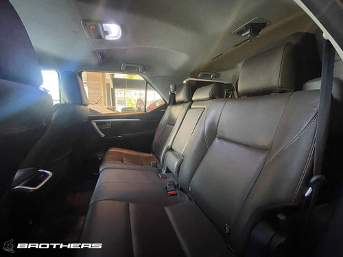 Toyota Hilux Sw4 2.8 Srx 177cv 4x4 7as At
