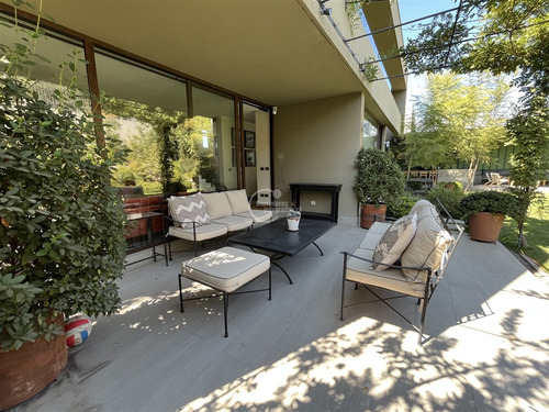 Casa En Arriendo De 5 Dorm. En Lo Barnechea