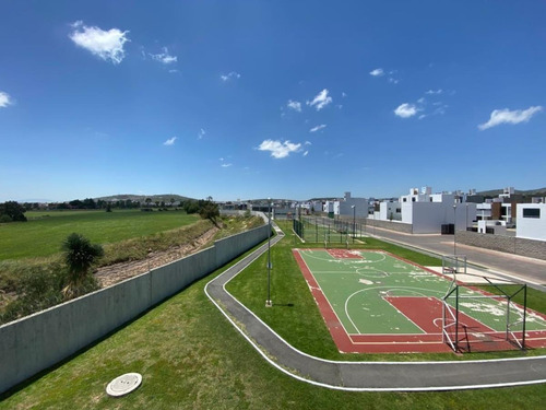 Casa Con Roof Garden Y Alberca En Fraccionamiento