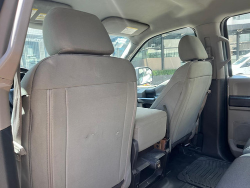 Ford F-150 3.3L XL Doble Cab. 4x2 V6