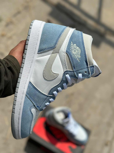 Jordan Retro 1 Azul Con Blanco 26 Cm