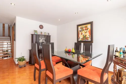 Casa En Venta En Batán. Cod V8277
