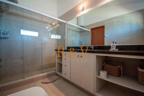 Imagen 20 de 30 de Excelente Casa De 4 Dormitorios Y Piscina A Una Cuadra Del Mar