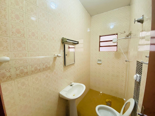 Casa À Venda Com 3 Quartos (1 Suíte) Ampla, Arejada E Pronta Para Morar No Centro De Boituva!