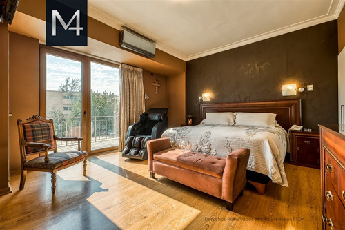 Casa En Venta De 4 Dorm. En Ñuñoa