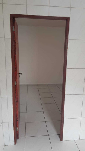 Imagem 8 de 10 de Quarto E Cozinha