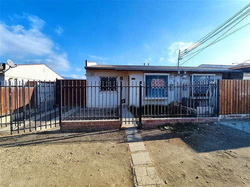 Casa En Venta De 3 Dorm. En Coquimbo