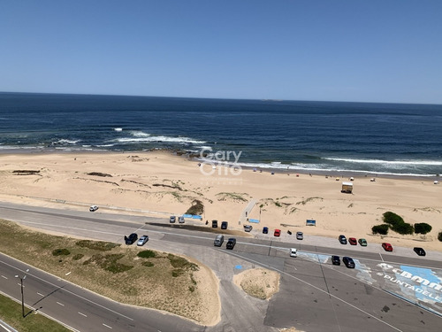 Hermoso Apto. En La Brava!!- Ref: 24338