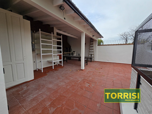 Alquiler - Casa 4 Amb + Escr. - Pje Robertson 900 - Flores