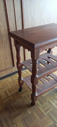Mesita Maciza De Algarrobo Con Estantes Y Rueditas. ... (Usado)