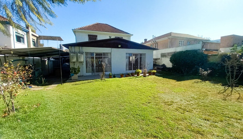 Casa Tradicional En Barrio Residencial De Suárez Mujica