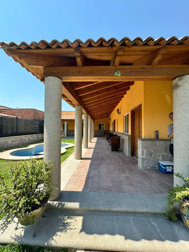 Preciosa Propiedad Con Cuatro Bungalós En El Sauz, Tequisquiapan Qro. Sup. 415 M2