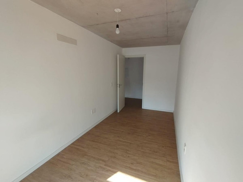 Imagen 11 de 18 de Alquiler Dos Dormitorios Barrio Sur, Terraza, A Metros De La Rambla