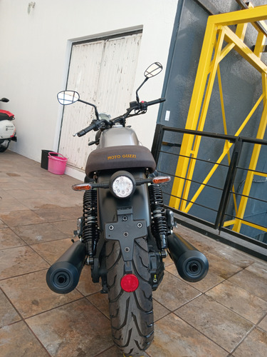 Moto Guzzi V7 Stone Centenario 2021