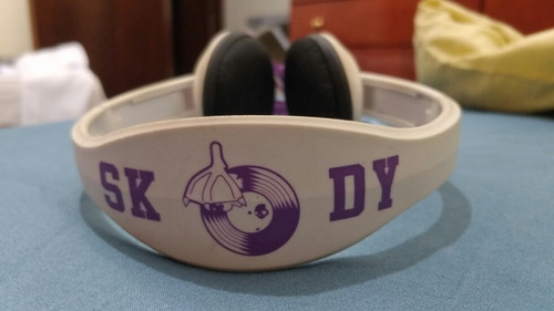 Fone Skullcandy Branco/roxo Spectrum Sound