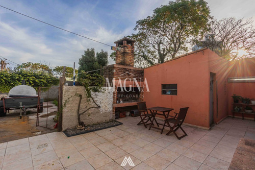 Venta Casa En Buceo - Oportunidad Con Gran Terreno Y Cochera
