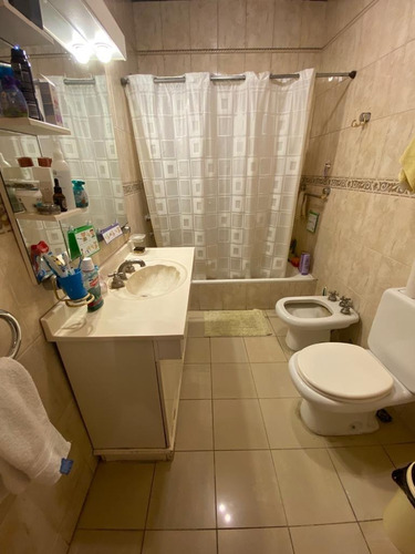 Imagen 7 de 18 de Hermoso Chalet En Zona Comercial