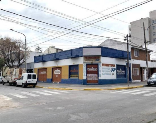 Imagen 4 de 11 de Oportunidad Gran Local Con Potencial!! En Esquina!!