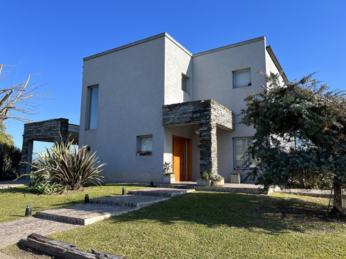 Casa En Barrio Privado Altos Del Casco Zarate