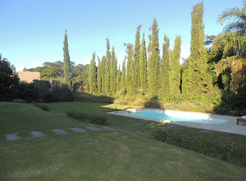 Venta Casa 4 Dormitorios Barrio Carmel