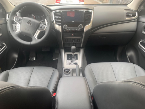 Imagem 7 de 15 de Mitsubishi L200 Triton Sport Hpe 2.4 Cinza 2022