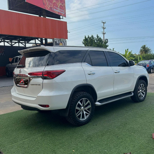 Toyota Fortuner Vx.r Limited V6
