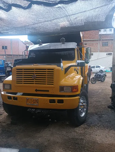 Volqueta Internacional Modelo 83