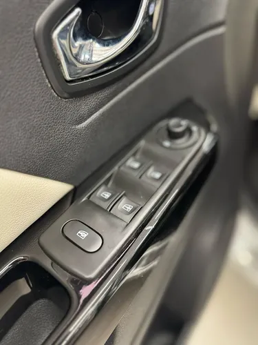 Renault Captur 2.0 Intens Automática