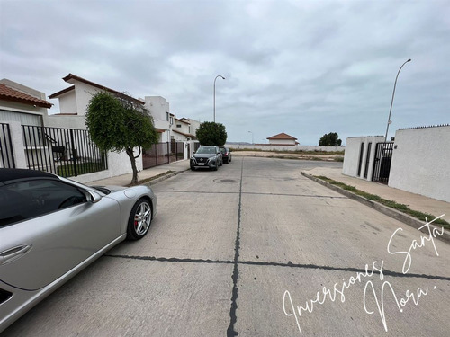 Casa En Venta De 5 Dorm. Peñuelas Coquimbo