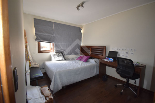 Casa En Venta De 3 Dorm. En Chicureo Piedra Roja Colina