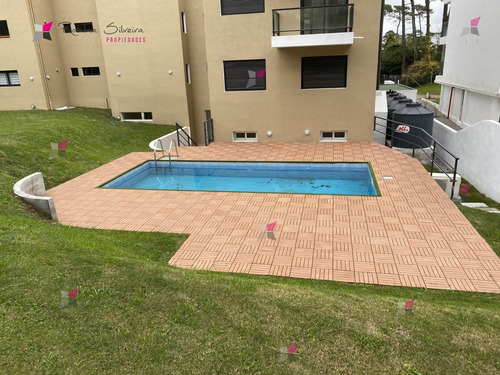 Apartamento En Mansa 3 Dormitorios- Ref: 9511