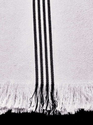Imagen 3 de 4 de Sarape Blanco Rayas Negras