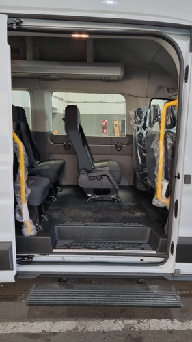 Imagen 7 de 17 de Ford Transit Minibus 17+1 0km 2022 As1