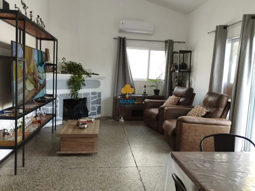 Venta, Casa 3 Dormitorios Sobre Avenida Principal, A 100 Metros Del Mar, Atlántida Pinares