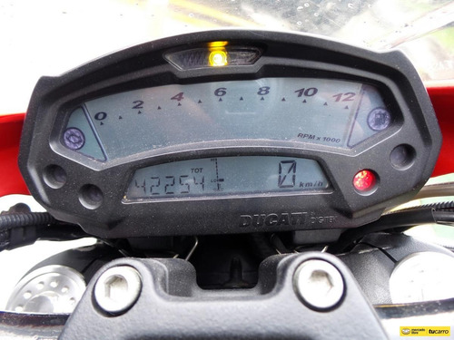 Imagen 14 de 25 de Ducati Monster 796