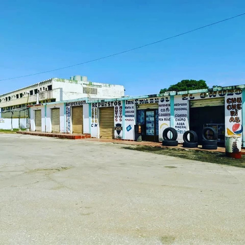 Imagen 19 de 26 de Leal Pérez Vende Bomba De Gasolina En Puerto Cabello
