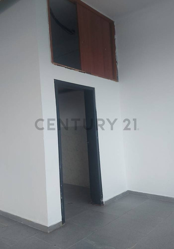 Local Comercial En Alquiler En Barcelona. C.c Gold Country