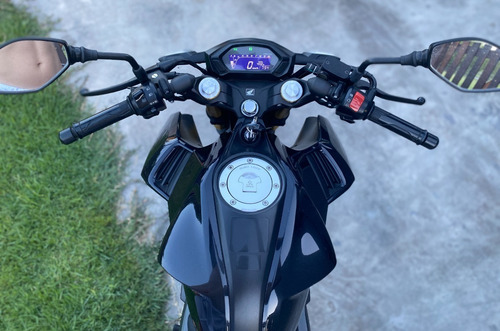 Imagen 4 de 6 de Honda Cb190 Negra. Como Nueva. 2017. 4970 Kms