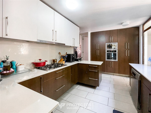 Casa En Arriendo De 4 Dorm. En Lo Barnechea
