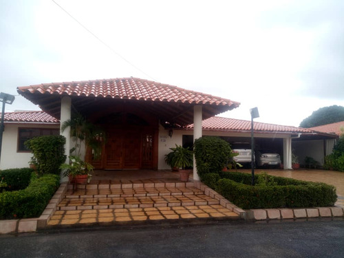 Se Vende Casa En Urb. La Lagunita, Tipuro, Maturín Ve02-064st-co