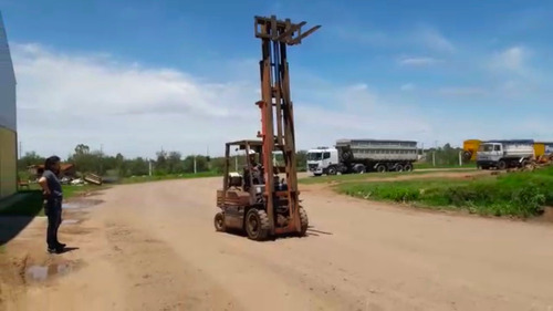 Autoelevador Toyota - Triple 6.50 Mtrs - Usado Nafta Gas