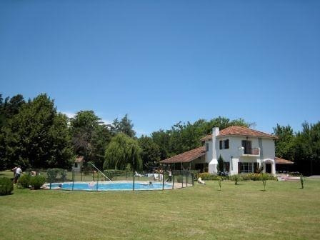Imagen 7 de 13 de Casa Quinta Venta Lujan 4 Dormitorios Jardin Parrilla Piscina