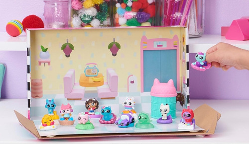 Set Gabbys Dollhouse Caja Con 12 Figuras Gatos Y Accesorios