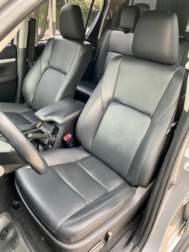 Toyota Hilux Srx Automatica 4x4 Services Oficiales Impecable