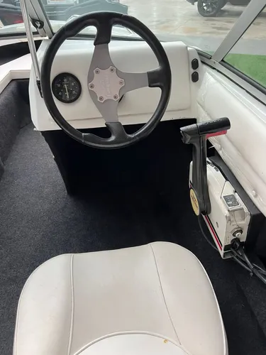 Lancha Campanili Ventura 140 Hp