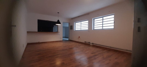 Sobrado No Bairro De Mirandópolis Com 01 Suite E 03 Quartos, 2 Vagas Na Garagem.