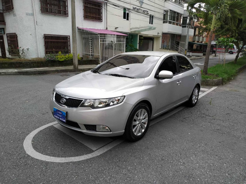 Kia Cerato Forte 2014 Full