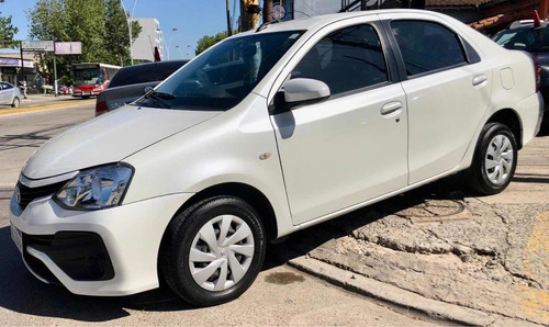 Toyota Etios 1.5 Sedan Xs 2017